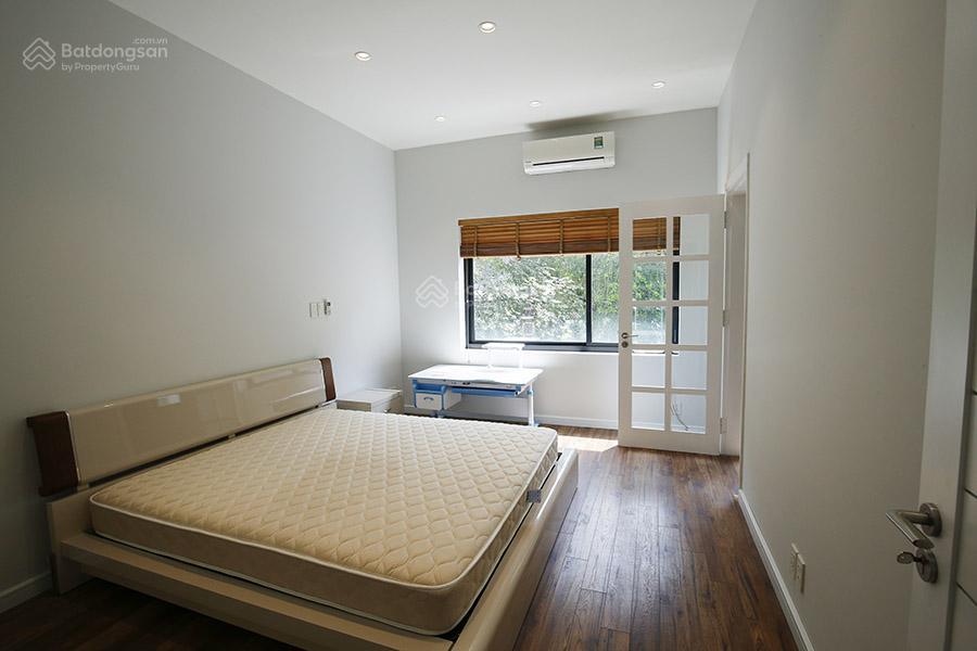 Cho thuê nhà 3 tầng, 3 phòng ngủ, diện tích đất 200m² ở tây hồ