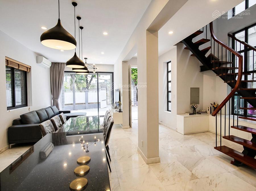 Cho thuê nhà 3 tầng, 3 phòng ngủ, diện tích đất 200m² ở tây hồ