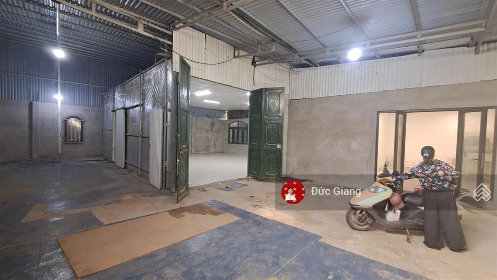 Kho hàng 120m2, 300m2 có sẵn vp bán hàng tây mỗ ô tô 2.5t vào kho cách tttm vincom, đltl 500m