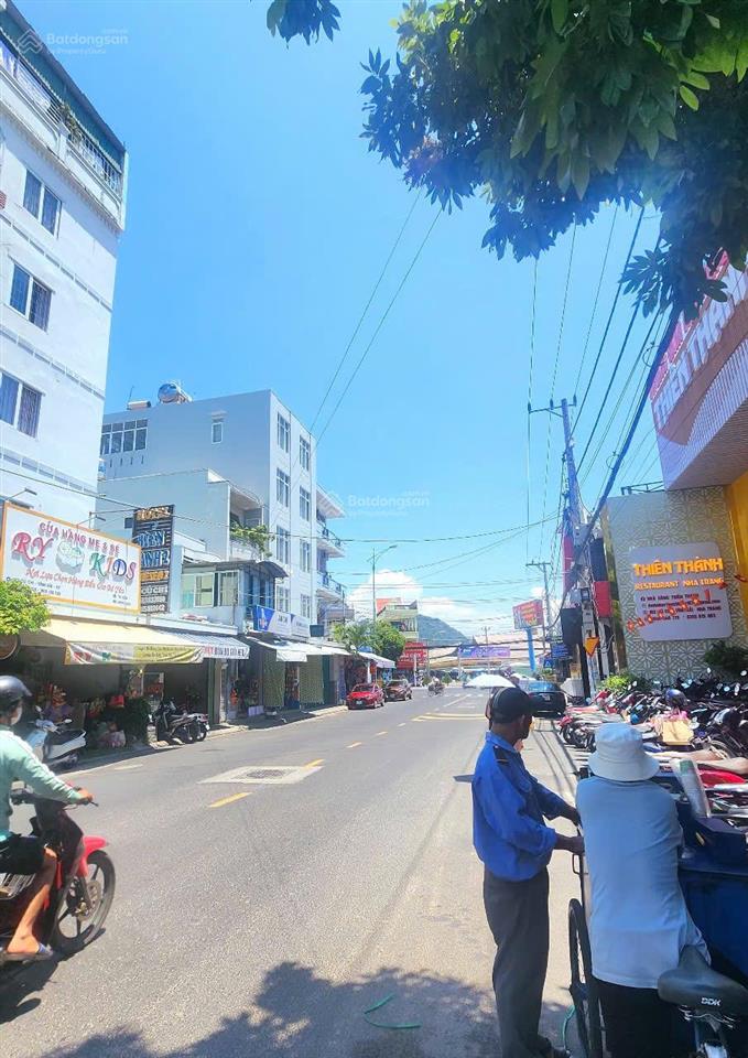 Khách sạn ven đường biển mặt tiền củ chi nha trang ngang khủng