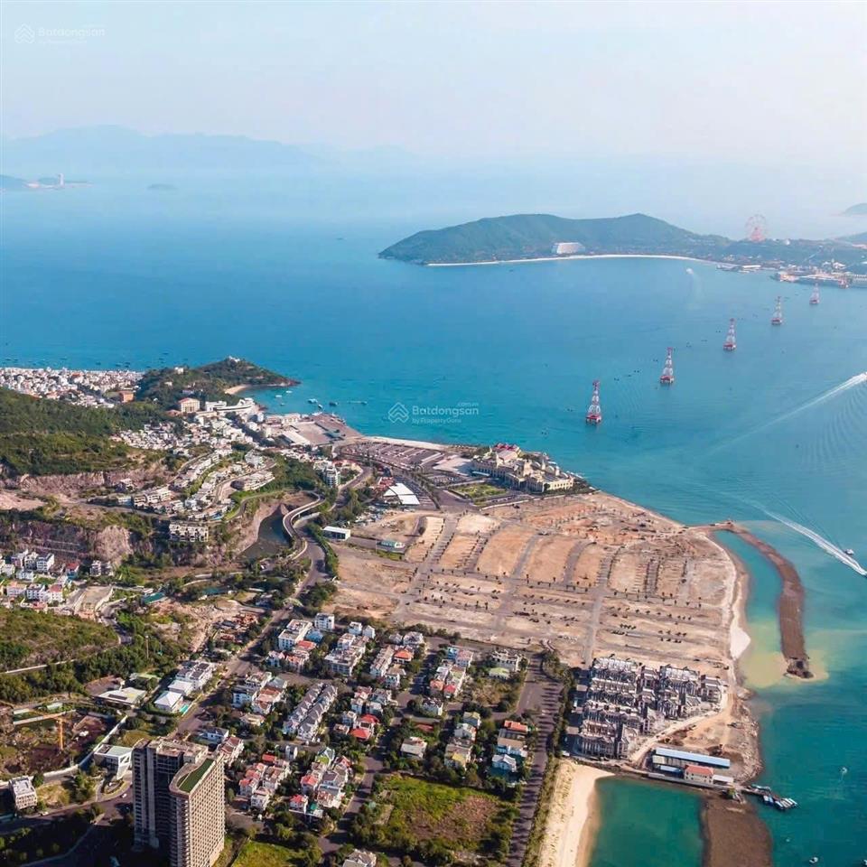 Quá đẹp! liền kề căn góc cạnh đường trần phú và cổng vào dự án cực đẹp