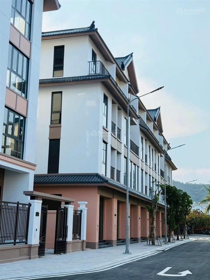 Bán nhanh do cần tiền! giá tốt nhất thị trường. không có căn thứ 2. nhà 4 tầng có sổ lâu dài