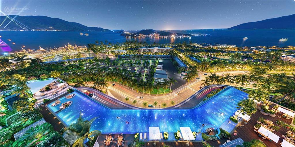 Căn hộ view trực diện biển sổ hồng lâu dài full nội thất hiếm có tại nha trang