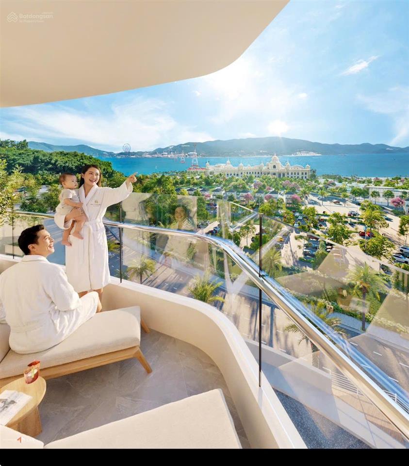 Căn hộ view biển trực diện sổ hồng lâu dài full nội thất hiếm có tại nha trang