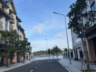 Chủ hạ giá. căn nhà cạnh bãi tắm giá tốt thị trường chỉ 12tỷ5 sổ hồng lâu dài