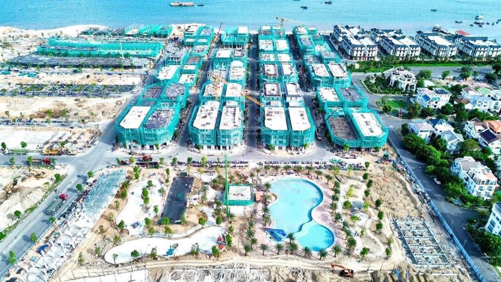 Giá hời thị trường  nhà 4 tầng cạnh bãi tắm  sổ lâu dài  hàng hiếm không có thêm