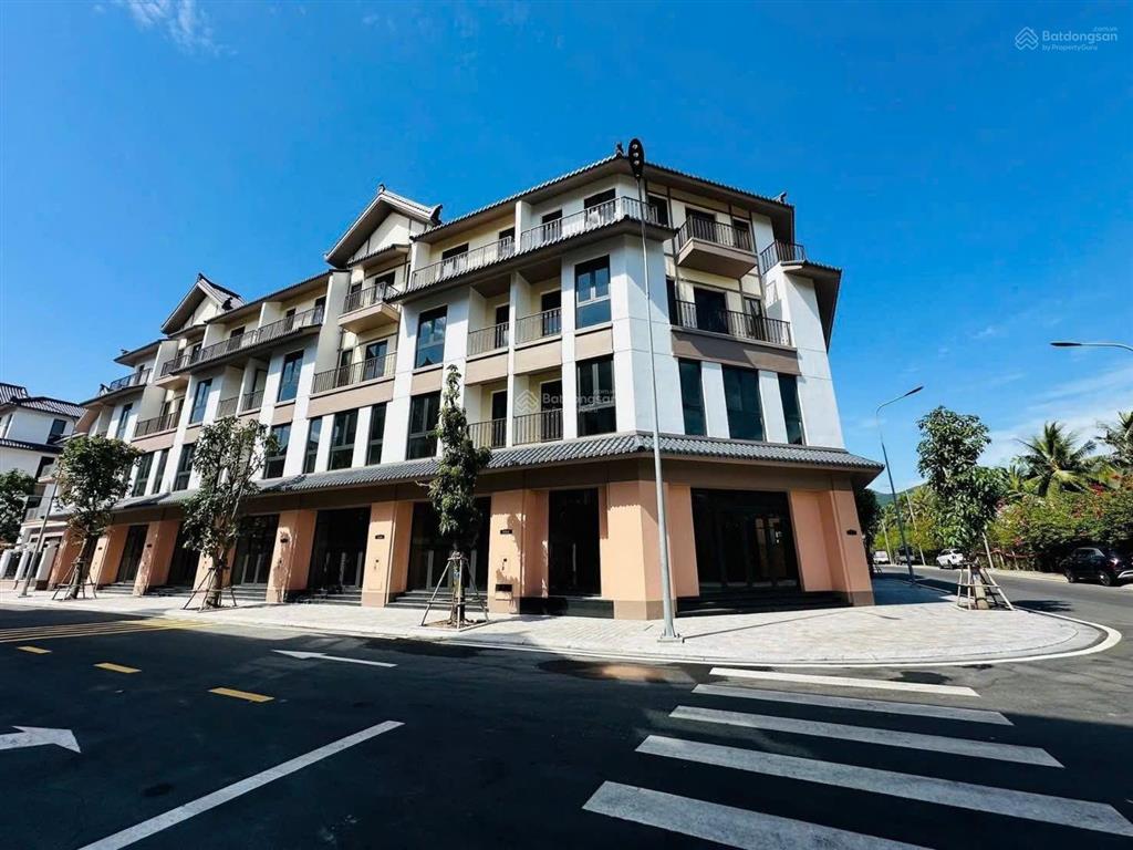 Giá hời thị trường  nhà 4 tầng cạnh bãi tắm  sổ lâu dài  hàng hiếm không có thêm