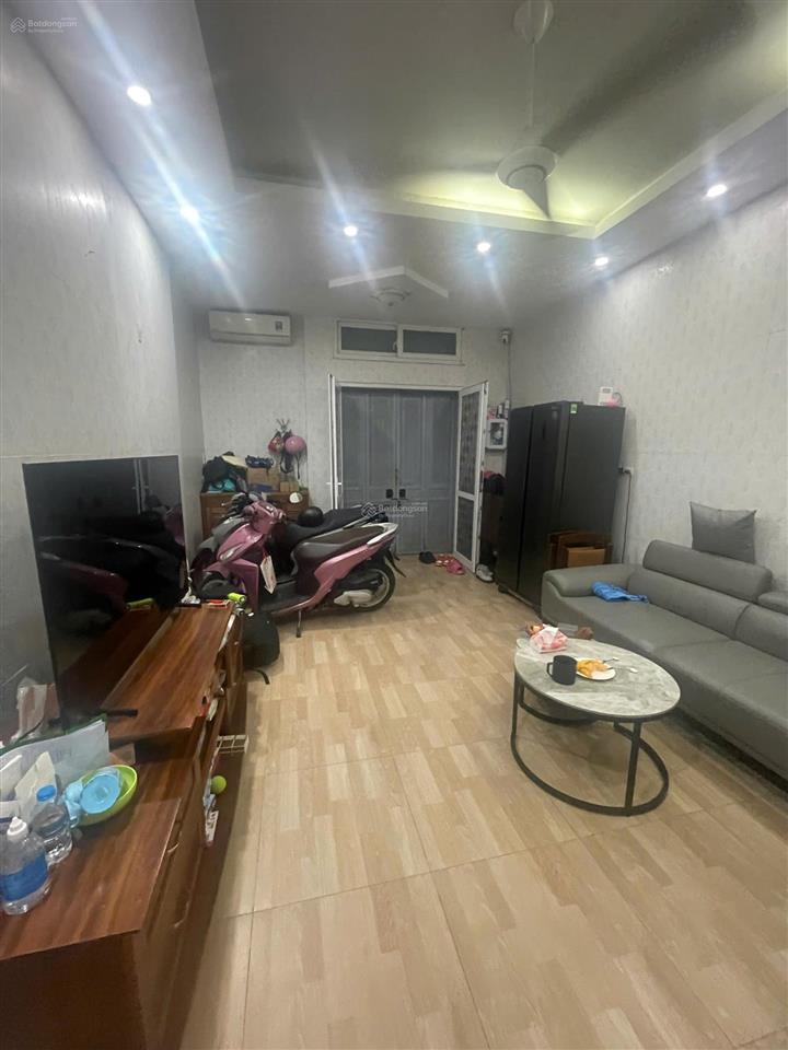 Cho thuê nhà nguyên căn 35m2 nhân hòa vũ trọng phụng 4 tầng có 3 ngủ 4 vệ sinh 11tr vào luôn