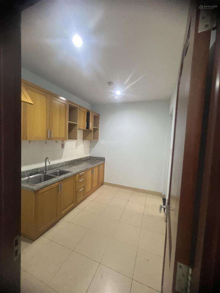 Bán cc 72m2 tại cộng hòa, 4,6 tỷ, 2pn, 2wc, hướng tây, ban công đông