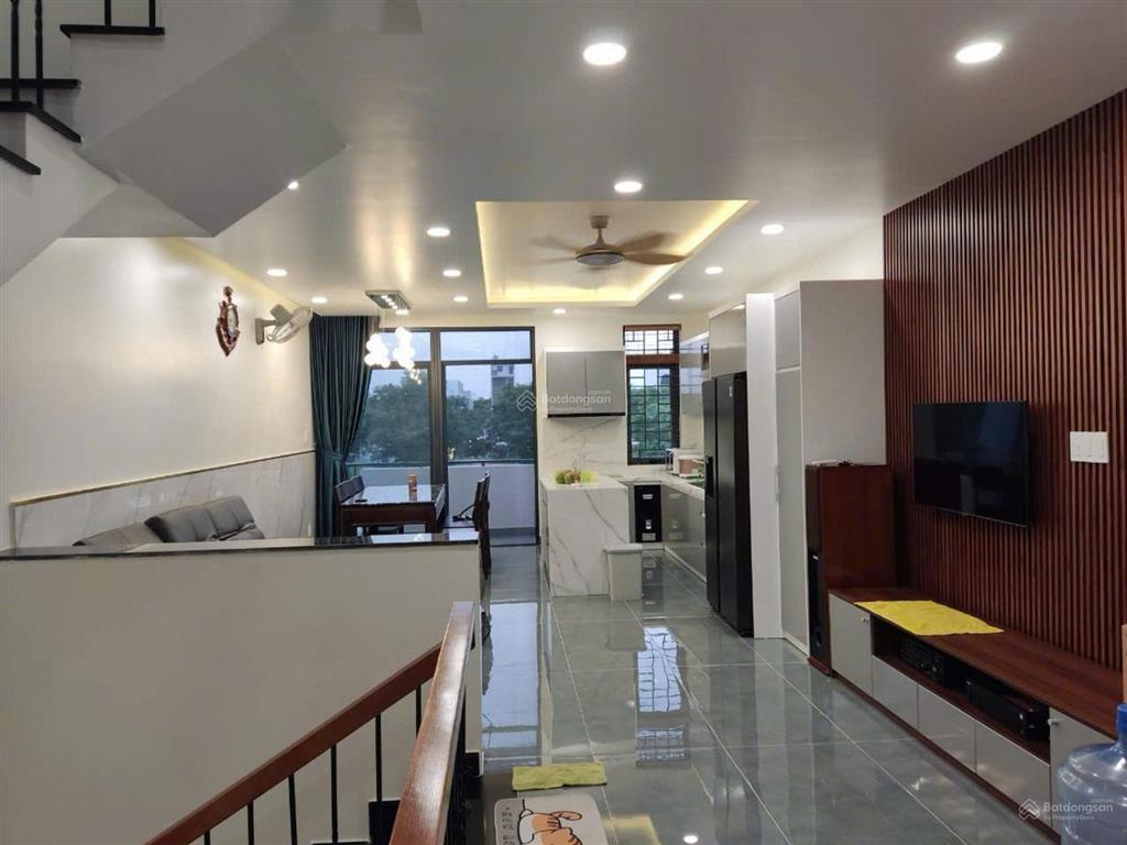 Mặt tiền kdc bình chánh giáp quận 8 5 tầng +xe hơi ngủ trong nhà  5x20m chỉ 10tỷ