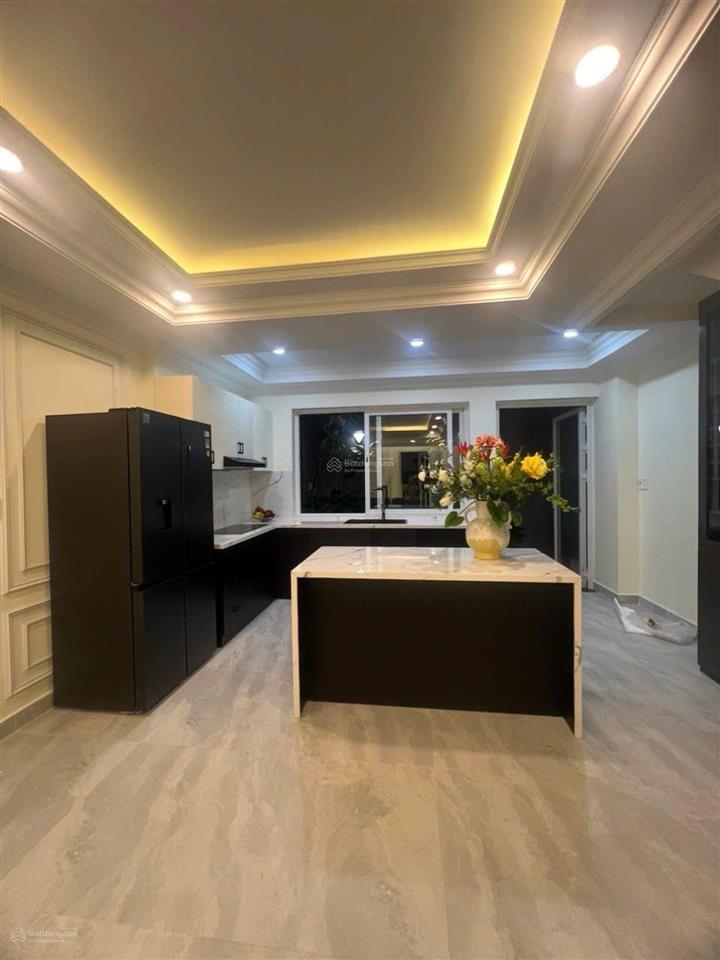 Bán nhà mặt tiền trung tâm quận 8, 4 tầng + thang máy 5 x 20m, giá chỉ nhỉnh 9 tỷ
