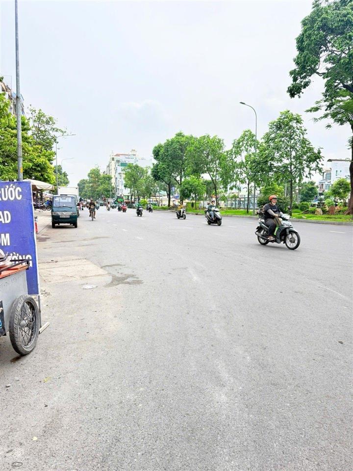 * siêu phẩm mặt tiền nguyễn chí thanh quận 5/ ngang to 7,8m x 32 dòng tiền 1,8 tỷ/nămchỉ 74tỷ