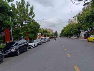 Chdv 7 tầng nguyễn thị tần, quận 8, hẻm xe hơi 6m  sát quận 1 | dòng tiền sẵn có, chỉ 13,x tỷ
