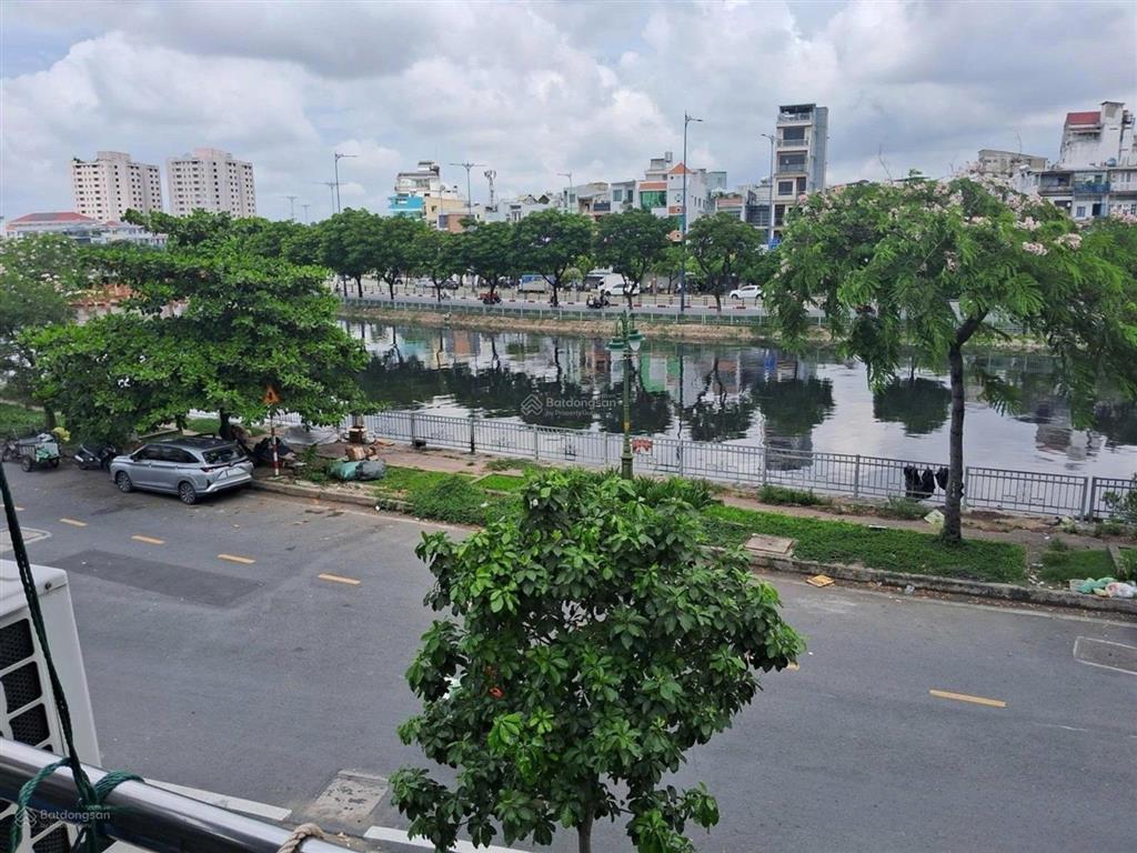 Mặt tiền hưng phú sát quận 5 ngang 4,9m, giá chỉ 11, x tỷ