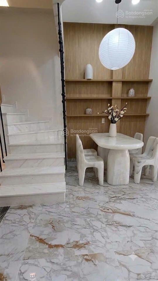 Mặt tiền hưng phú sát quận 5 ngang 4,9m, giá chỉ 11, x tỷ