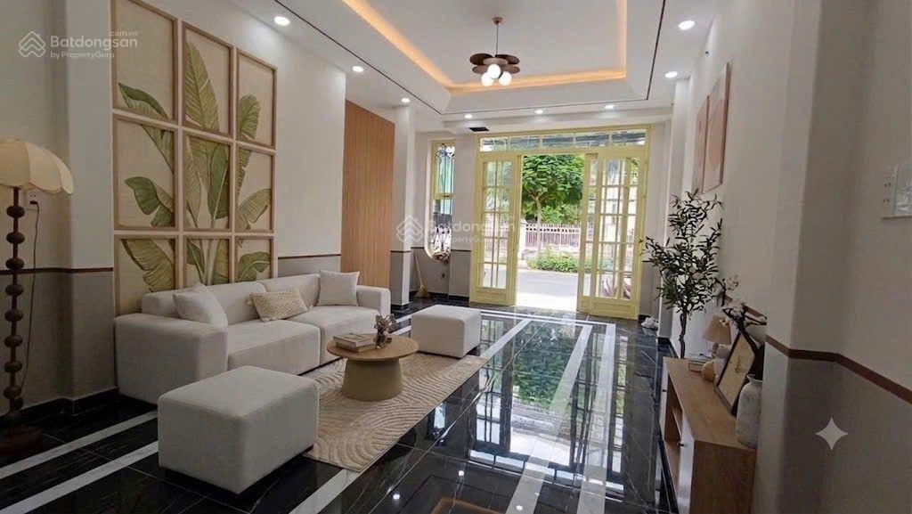 Mặt tiền hưng phú sát quận 5 ngang 4,9m, giá chỉ 11, x tỷ
