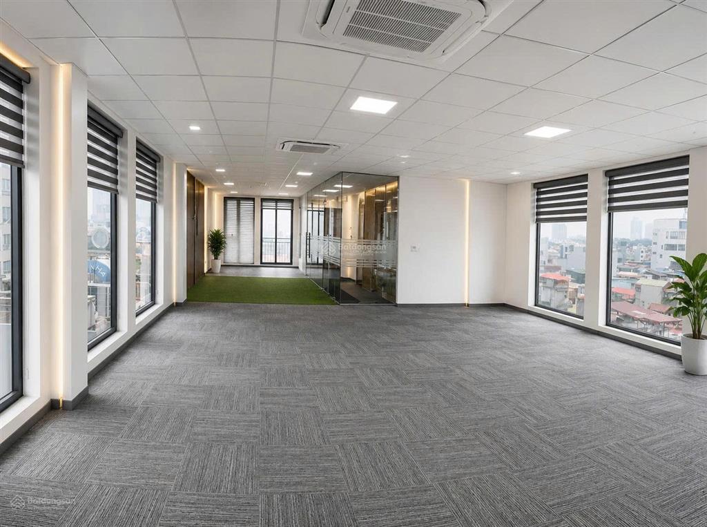 Free phí dịch vụ  cho thuê văn phòng siêu đẹp 120m2 phố kim mã, ba đình. giá thuê 30 triệu/tháng