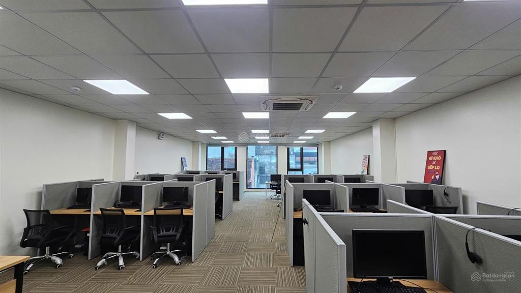 Văn phòng quận ba đình, 80m2  20 triệu/tháng đã chia sẵn 3 phòng cực đẹp phố kim mã, ba đình