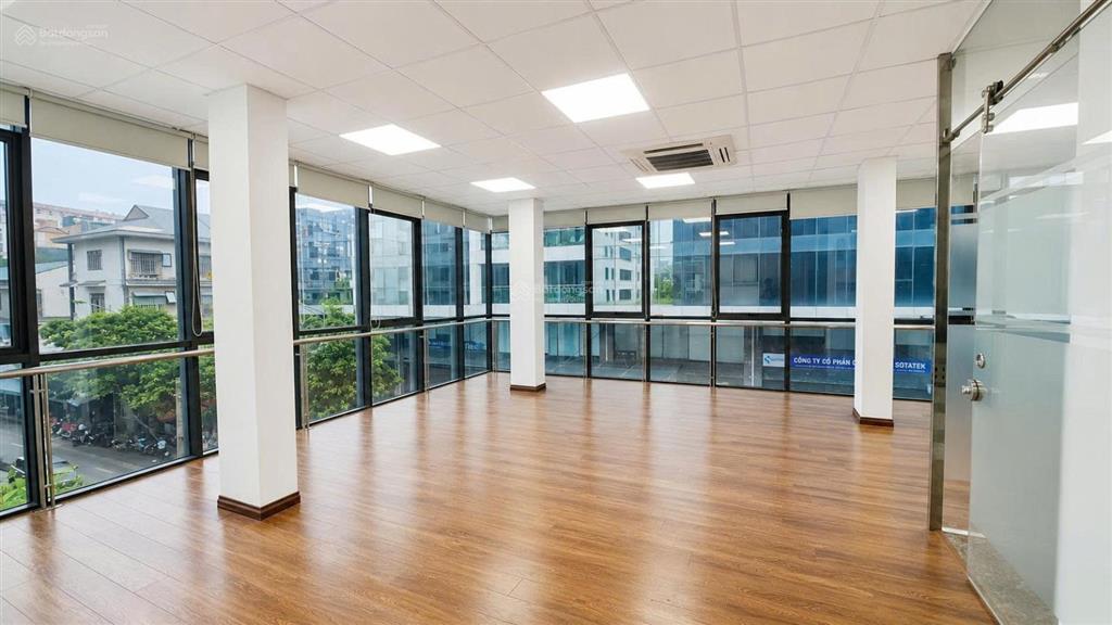 Cho thuê văn phòng siêu đẹp 50m2  15 triệu/tháng. mặt phố trung kính lớn, cầu giấy