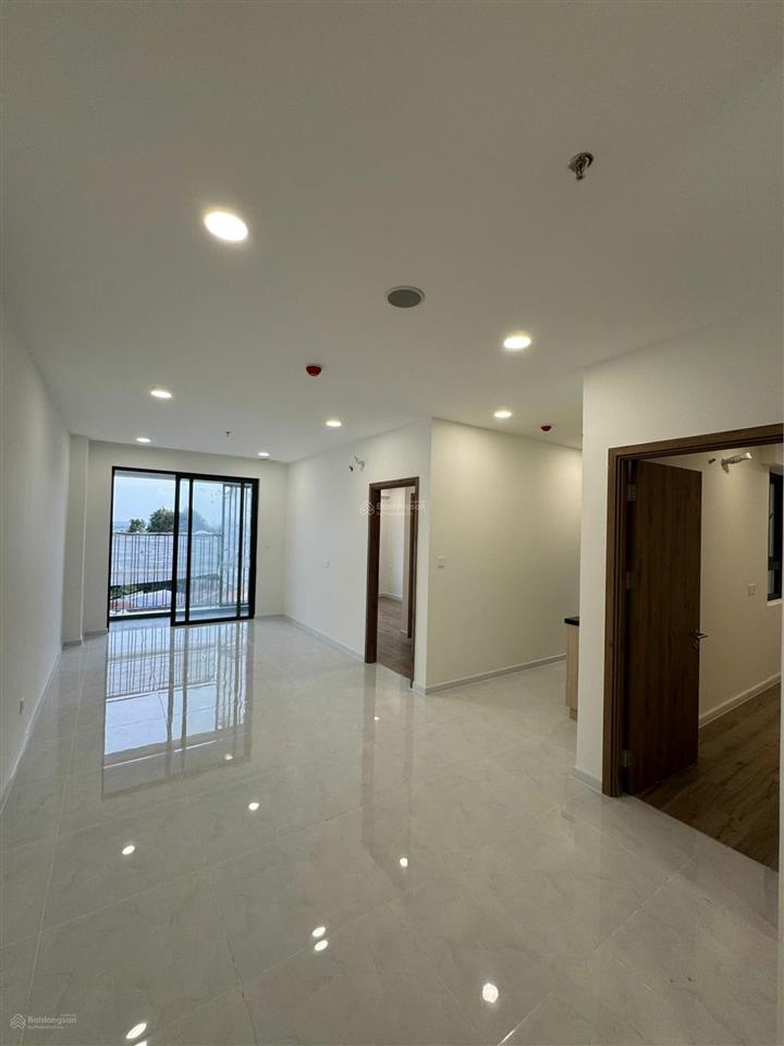 Chính chủ cần bán gấp căn 3pn full nội thất, view hồ bơi, giá 2 tỷ 550.  0799 587 ***