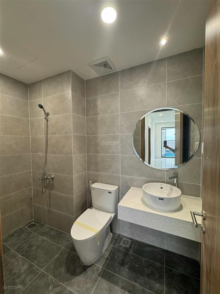 Chính chủ cần bán gấp căn 3pn full nội thất, view hồ bơi, giá 2 tỷ 550.  0799 587 ***
