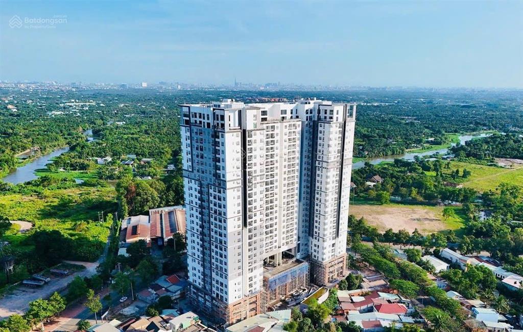 Chính chủ cần bán gấp căn 3pn full nội thất, view hồ bơi, giá 2 tỷ 550.  0799 587 ***