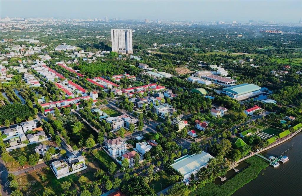 Chính chủ cần bán gấp căn 3pn full nội thất, view hồ bơi, giá 2 tỷ 550.  0799 587 ***