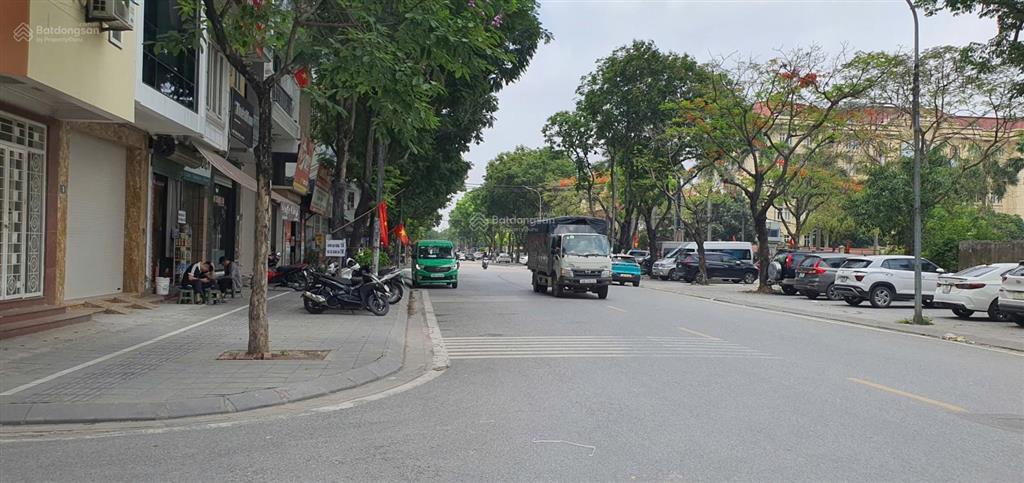 Nhà đất đẹp phố bùi huy bích, dt 400 m2, mt rộng 22 m, vị trí đắc địa!