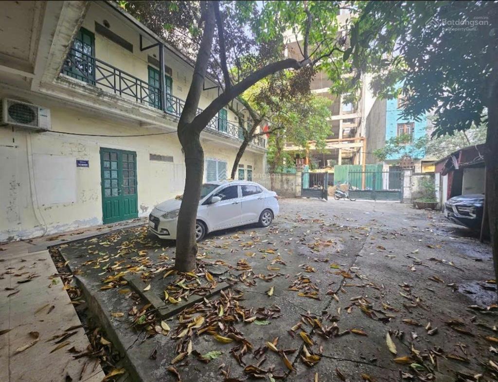 Nhà đất đẹp phố bùi huy bích, dt 400 m2, mt rộng 22 m, vị trí đắc địa!