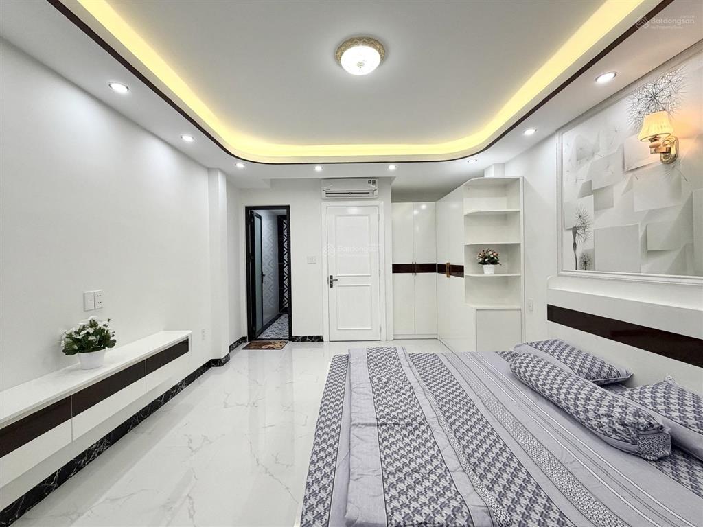 Bán nhà hxh  4 tầng xây mới 100% , đường thich quảng đức, phường 5, phú nhuận