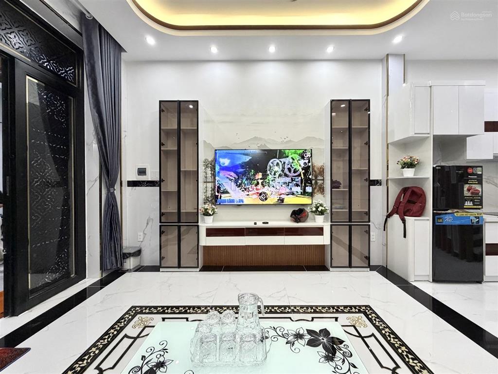 Bán nhà hxh  4 tầng xây mới 100% , đường thich quảng đức, phường 5, phú nhuận