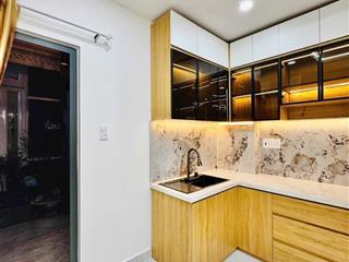 Bán nhà đường thích quảng đức, phú nhuận  31m2  3 tầng  full nội thất  2 mặt hẻm thoáng .