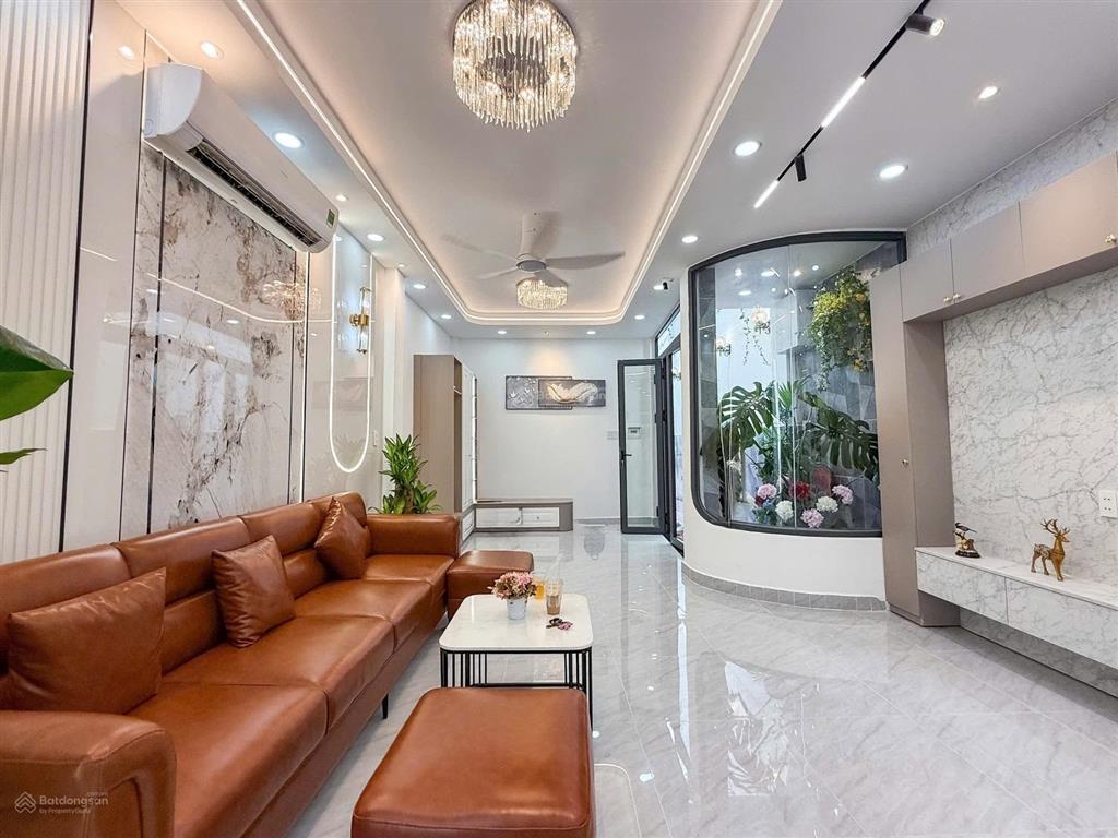 Bán nhà đẹp  vip  đường nguyễn công hoan, phường 7, phú nhuận