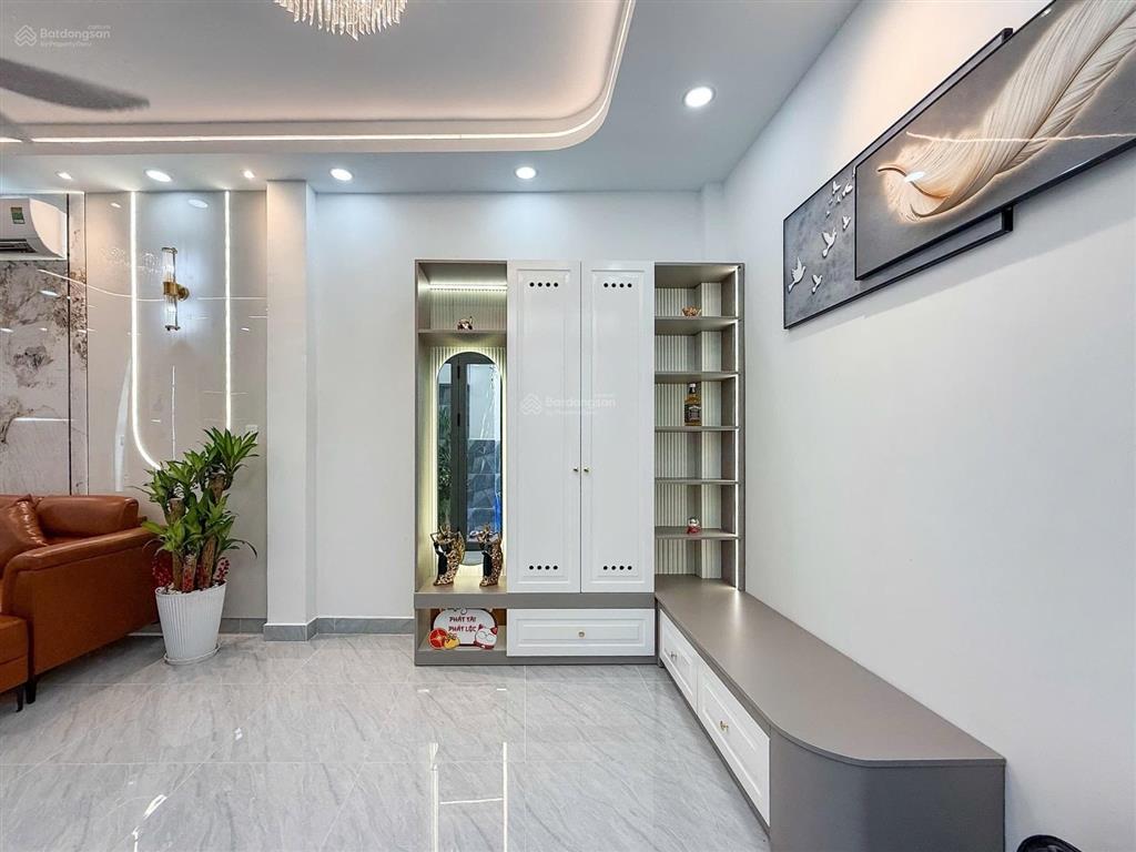 Bán nhà đẹp  vip  đường nguyễn công hoan, phường 7, phú nhuận