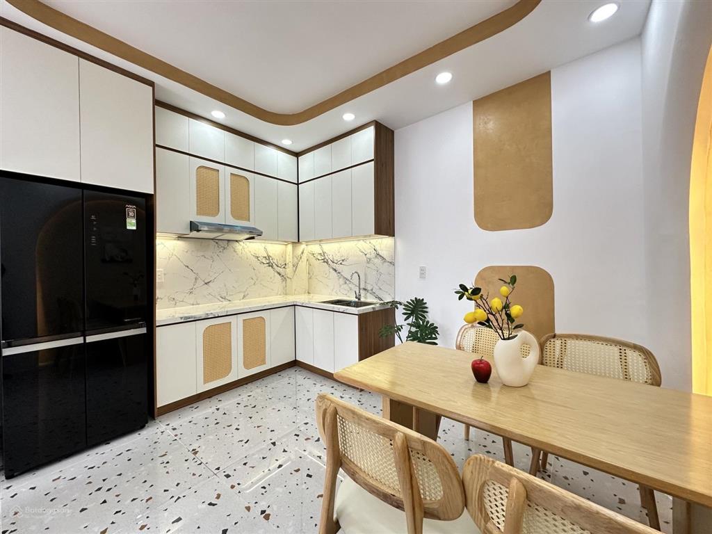 Bán nhà 2 tầng giá 3,9 tỷ  đường số 18, phường 8, gò vấp