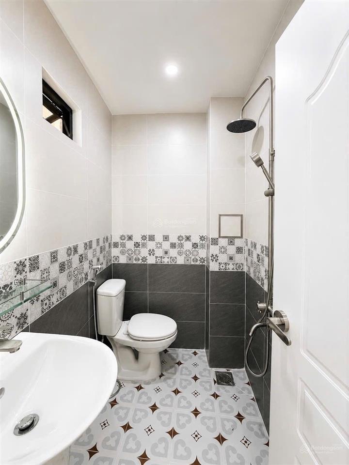 Nhà đẹp phong cách châu âu, đường bùi đình chính  phường 15  phú nhuận.