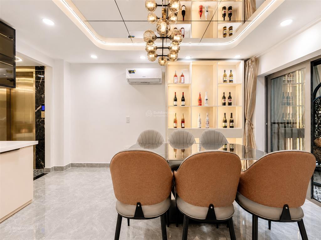Siêu phẩm nhà đẹp  hxh sát mặt tiền đường thích quảng đức  phường 4  phú nhuận