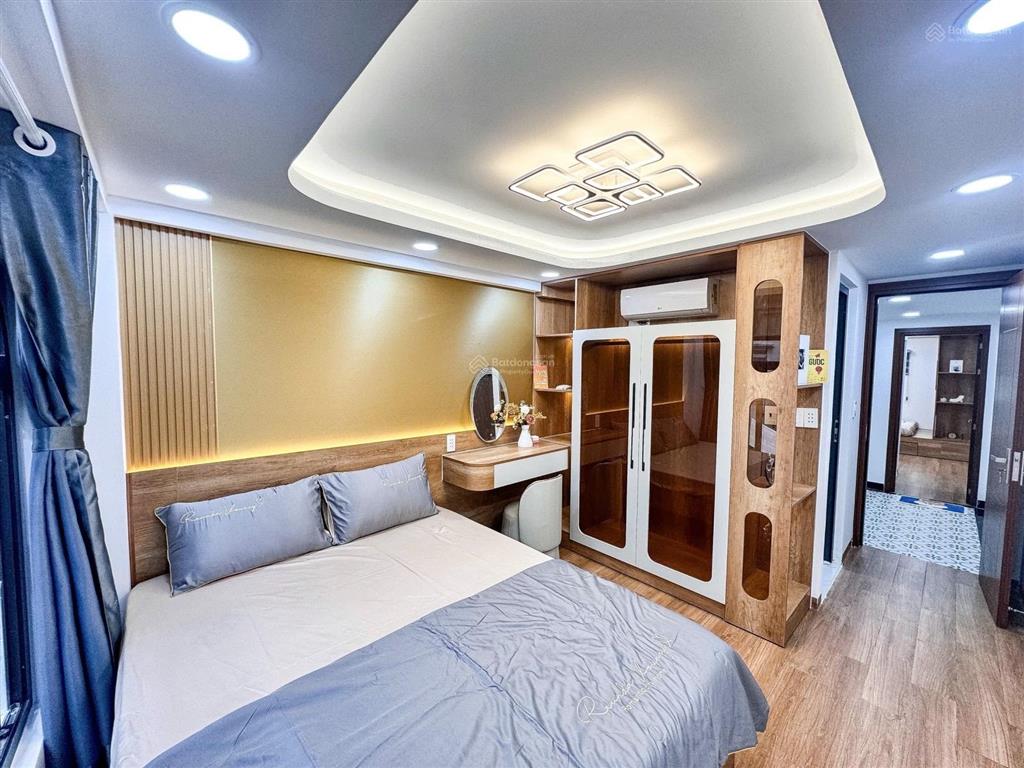 Nhà đẹp ở ngay  4 tầng  đường phan tây hồ  phường 7  phú nhuận.