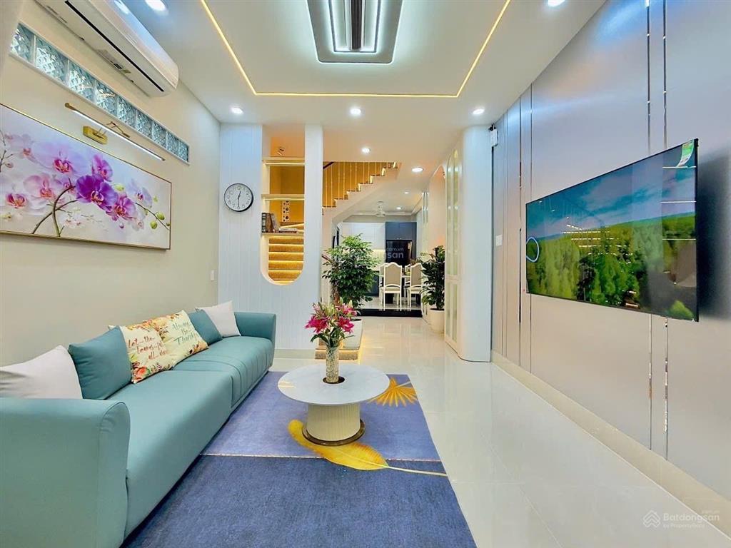 Bán nhà đẹp 4 tầng đường cô giang  phường 1  phú nhuận