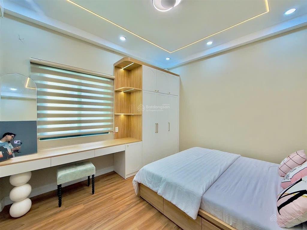 Bán nhà đẹp 4 tầng đường cô giang  phường 1  phú nhuận