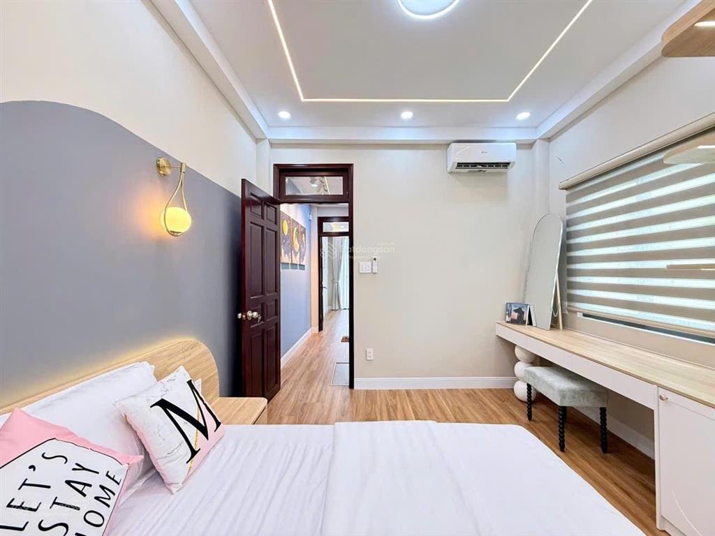 Bán nhà đẹp 4 tầng đường cô giang  phường 1  phú nhuận