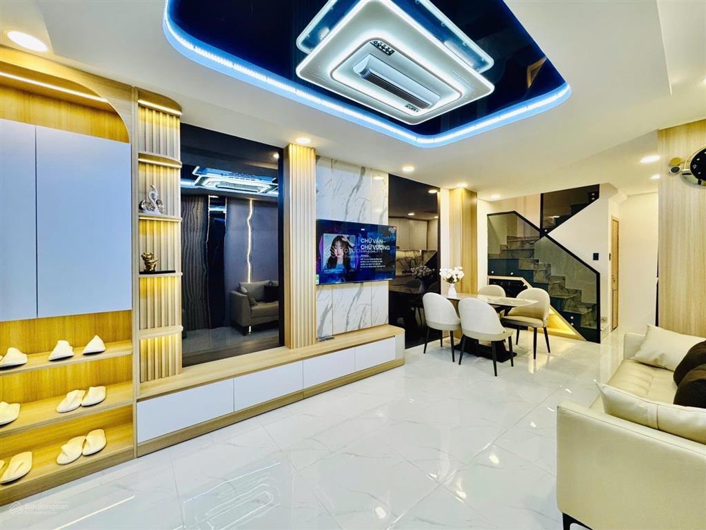 Nhà đẹp sát q1  4 tầng  lê văn duyệt  phường 7  bình thạnh (phường gia định)