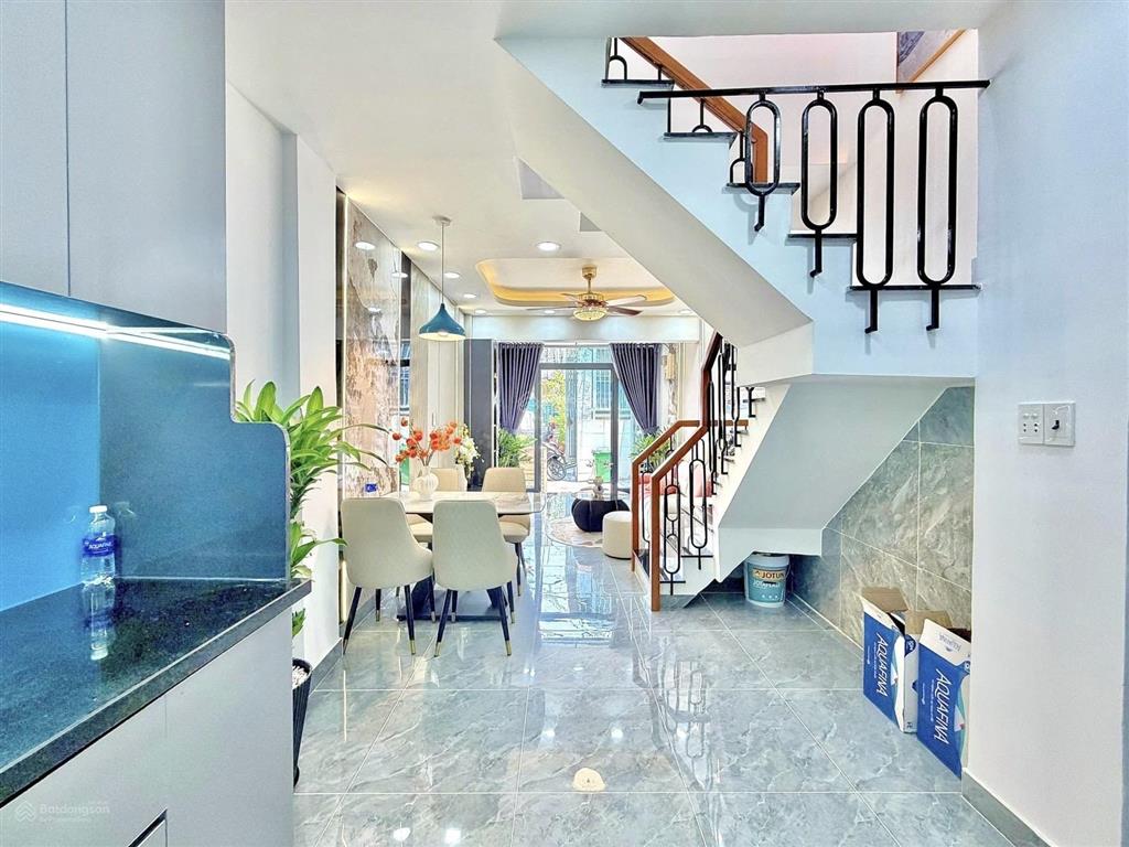 Nhà đẹp  dọn vào ở ngay. trên đường phan văn trị  phường 11 bình thạnh (phường bình lợi trung)
