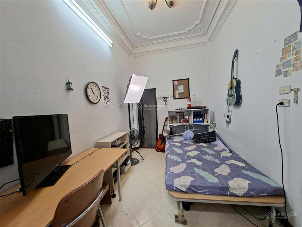 Cho thuê nr 1pn, 1wc tại 18 ngõ 251, kim mã, giá siêu hời 3,5 triệu, 20m2