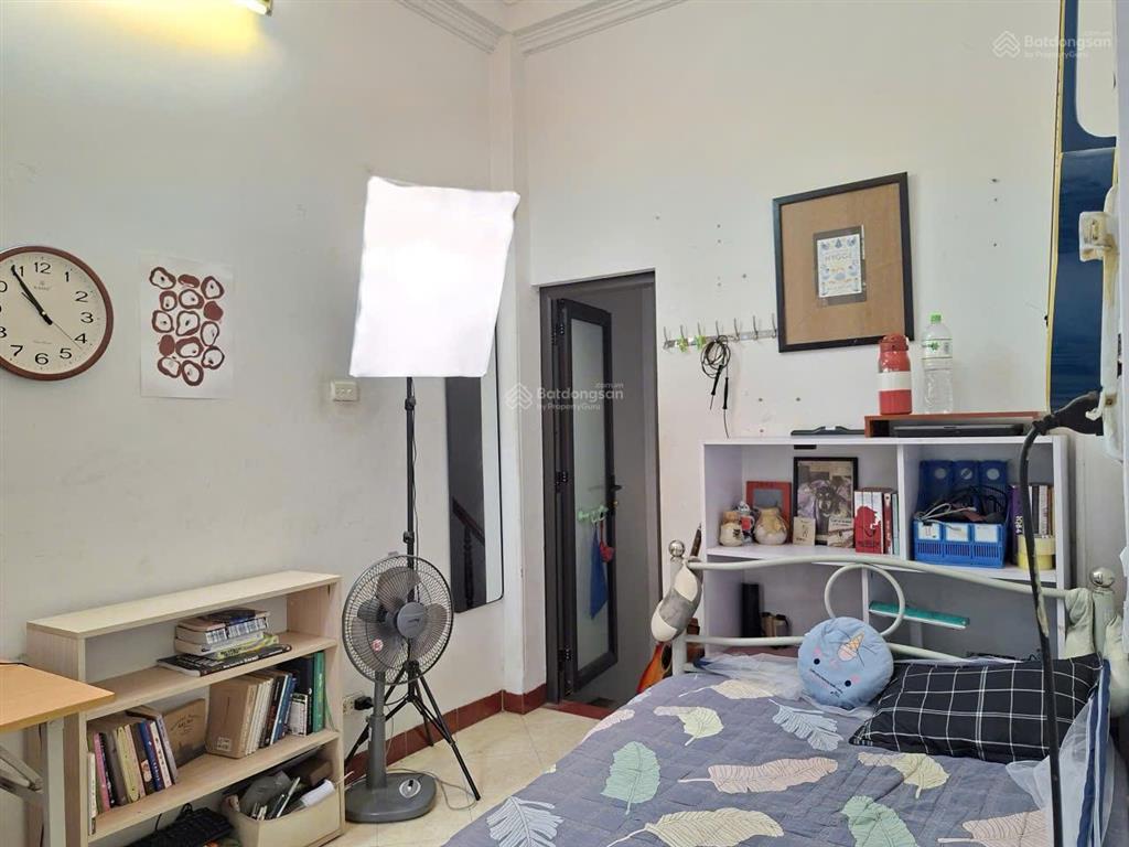 Cho thuê nr 1pn, 1wc tại 18 ngõ 251, kim mã, giá siêu hời 3,5 triệu, 20m2