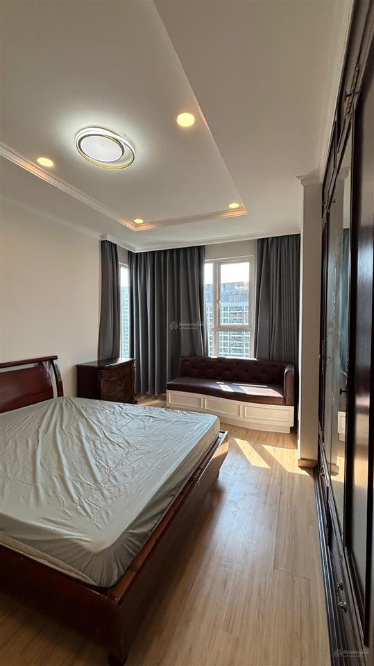 Cho thuê căn 3pn 132m² full nội thất mới đẹp view sông thoáng mát giá 33tr/tháng