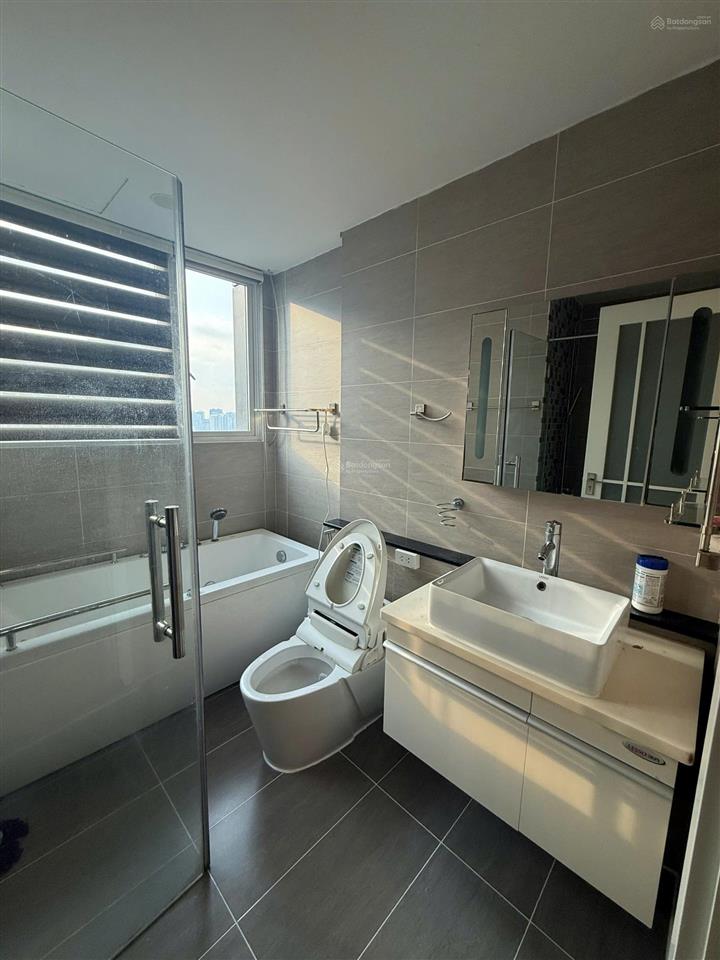 Cho thuê căn 3pn 132m² full nội thất mới đẹp view sông thoáng mát giá 33tr/tháng