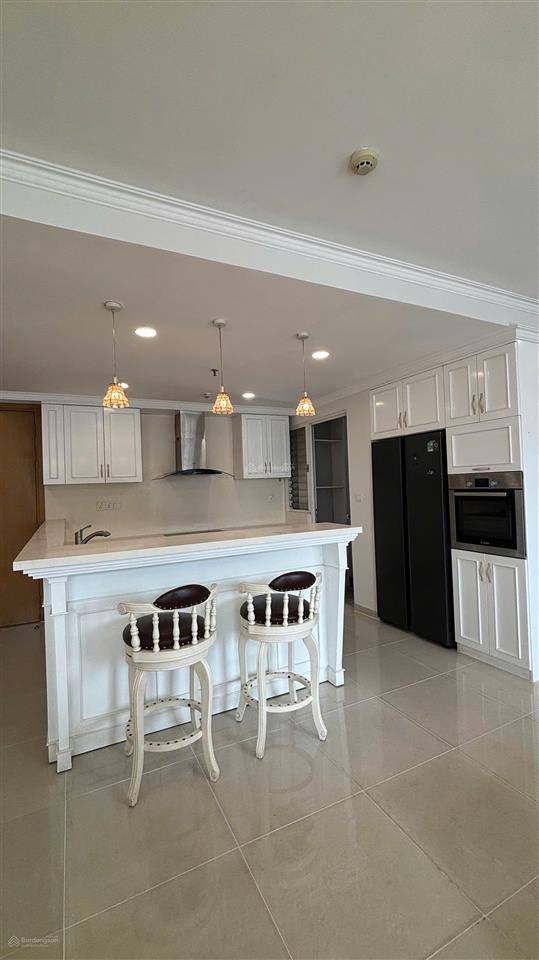 Cho thuê căn 3pn 132m² full nội thất mới đẹp view sông thoáng mát giá 33tr/tháng