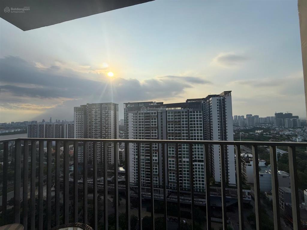 Cho thuê căn 3pn 132m² full nội thất mới đẹp view sông thoáng mát giá 33tr/tháng