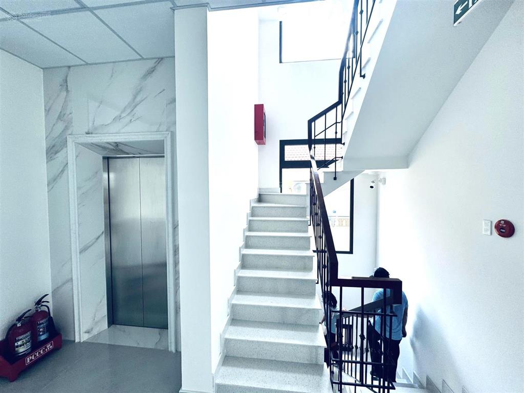 Cho thuê nhà 05 đặng tất phường tân định quận 1! 1200m2 (giá 150tr/th)